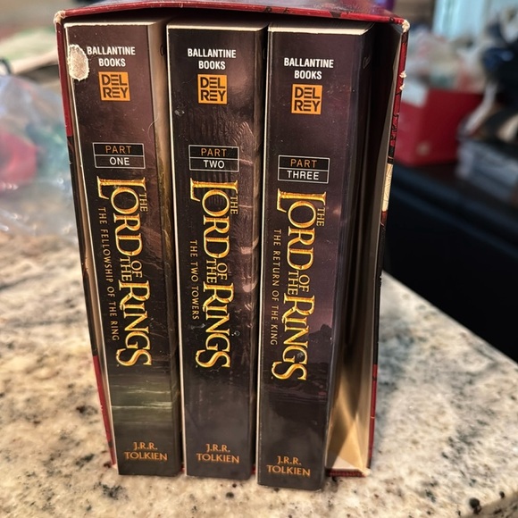 The Lord of the Rings Box Set - Picture 1 of 9